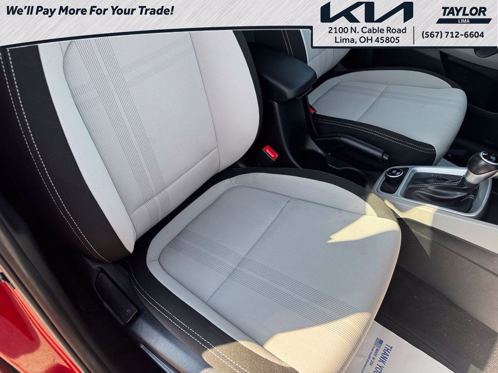 Used 2023 Hyundai Venue SEL FWD image 12
