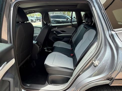 Certified 2025 Volkswagen Tiguan SE R-Line FWD image 13