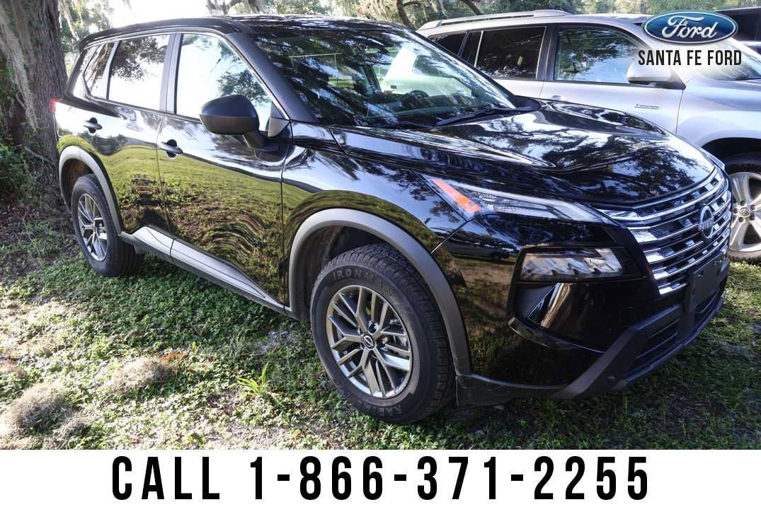 Used 2024 Nissan Rogue S AWD/4WD image 4