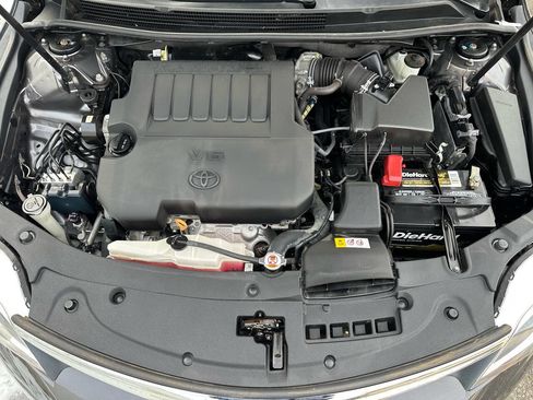 Used 2018 Toyota Avalon XLE image 10
