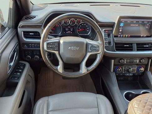 Used 2021 Chevrolet Tahoe Z71 w/ Z71 Signature Package AWD/4WD image 4