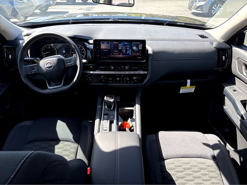 New 2026 Nissan Pathfinder SV image 4