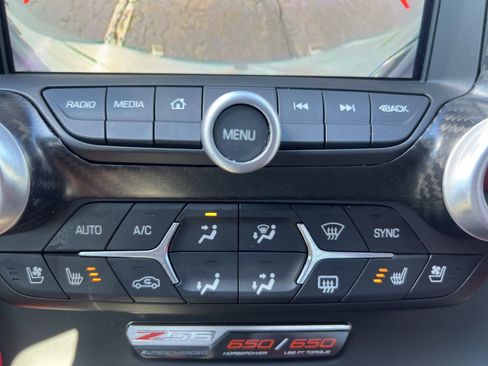 Used 2016 Chevrolet Corvette Z06 w/ 3LZ Preferred Equipment Group image 26