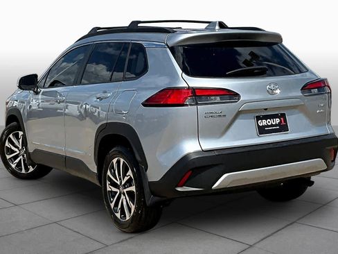 Used 2024 Toyota Corolla Cross XLE w/ Convenience Package image 12