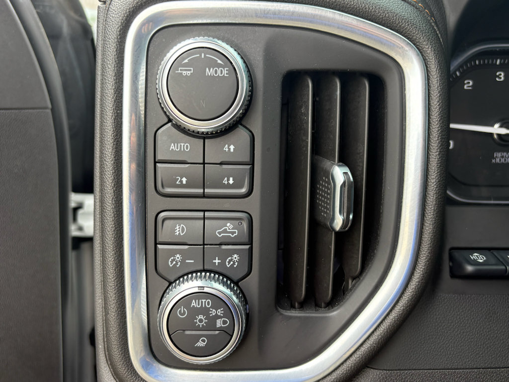 Used 2022 GMC Sierra 1500 AT4 w/ AT4 Premium Package AWD/4WD image 13