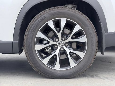 Used 2025 Toyota Grand Highlander AWD Hybrid image 2