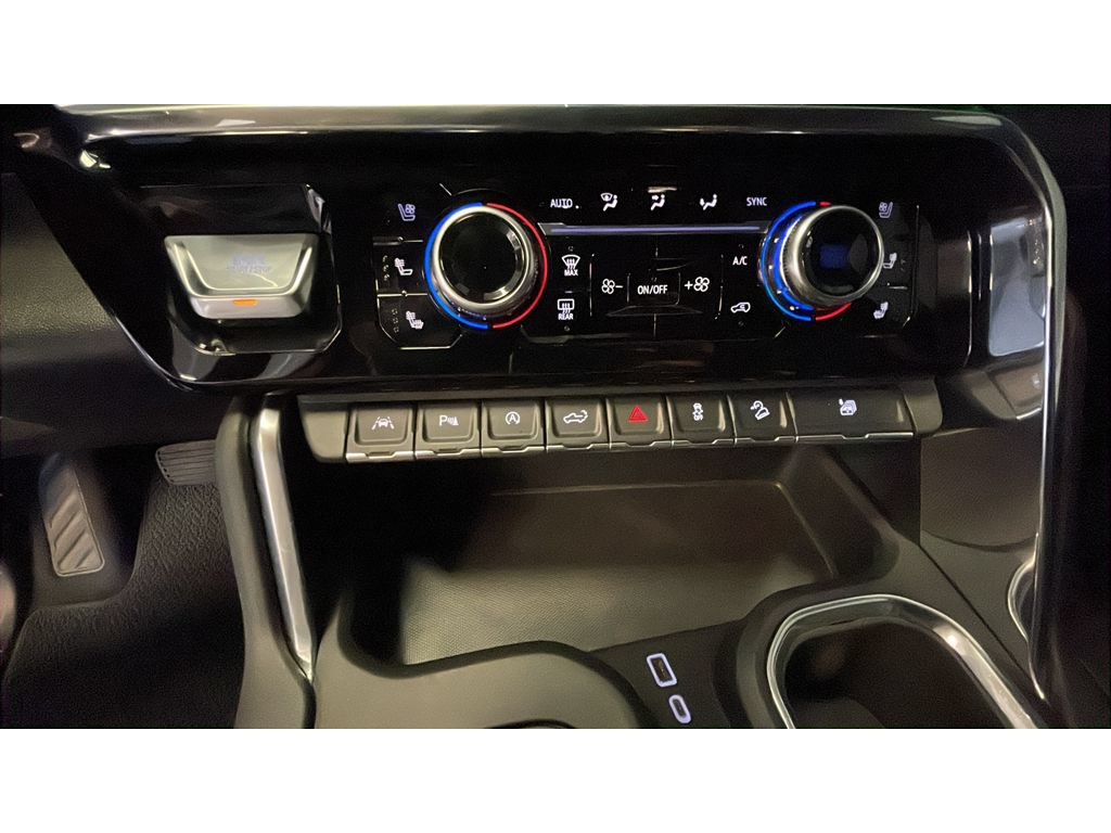 Used 2024 GMC Sierra 1500 Denali AWD/4WD image 14