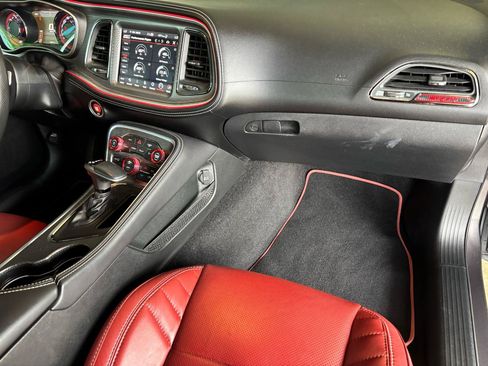 Used 2020 Dodge Challenger SRT Hellcat RWD image 19
