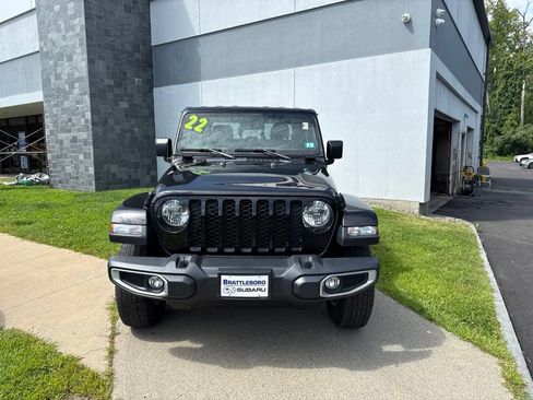 Used 2022 Jeep Gladiator Sport AWD/4WD image 9