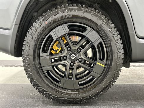 Used 2024 Rivian R1T Adventure AWD/4WD image 12