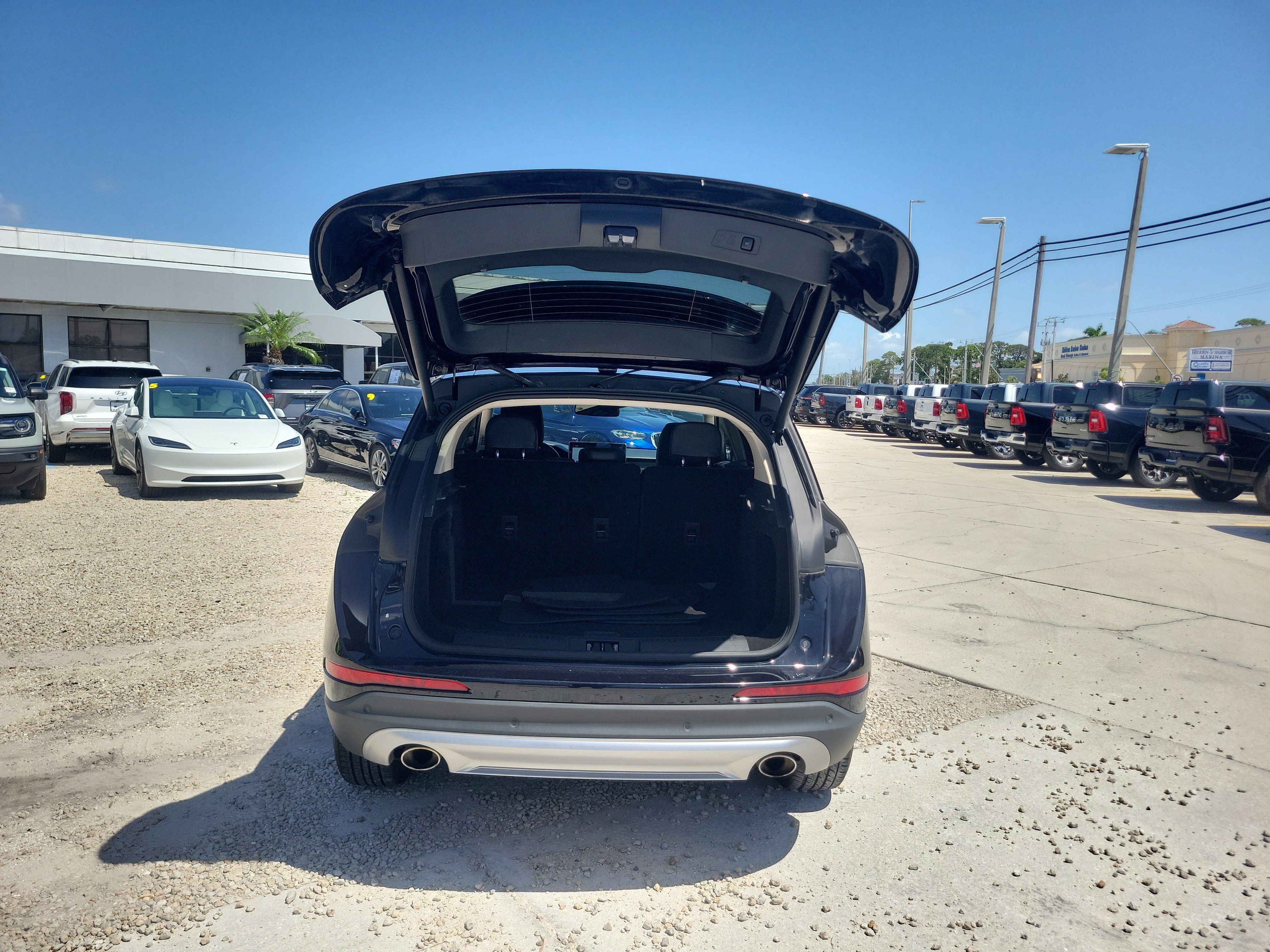 Used 2023 Lincoln Corsair AWD image 10