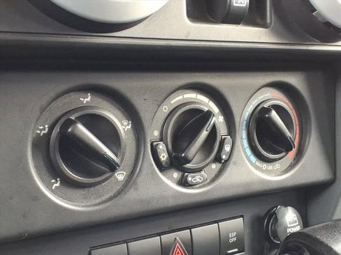 Used 2008 Jeep Wrangler Unlimited Sahara image 28