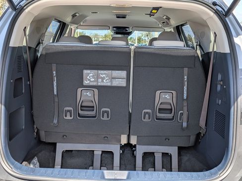 New 2026 Kia Carnival EX FWD image 13