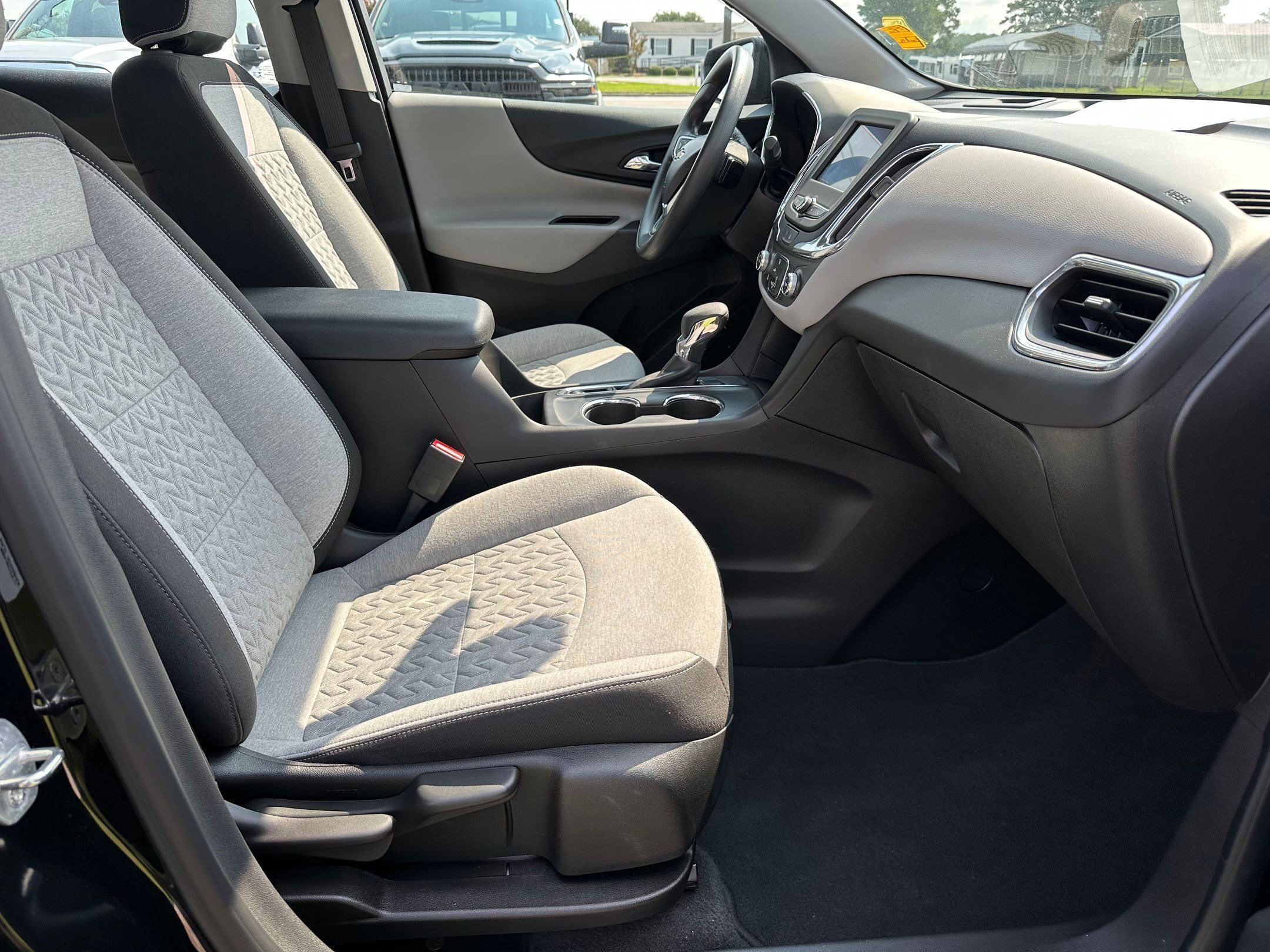 Used 2023 Chevrolet Equinox LS w/ Midnight Edition FWD image 22