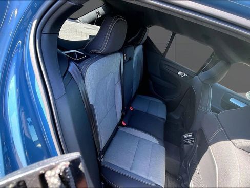 Used 2025 Volvo XC40 B5 Core AWD/4WD image 26