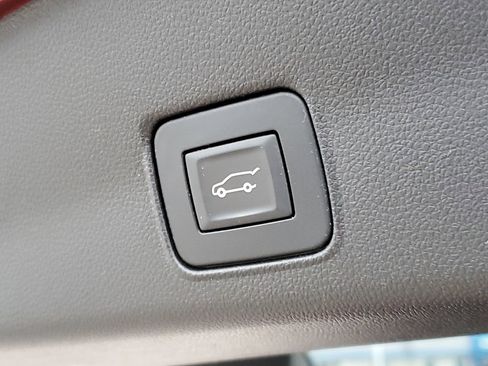 Certified 2021 Chevrolet TrailBlazer RS w/ Sun and Liftgate Package image 41