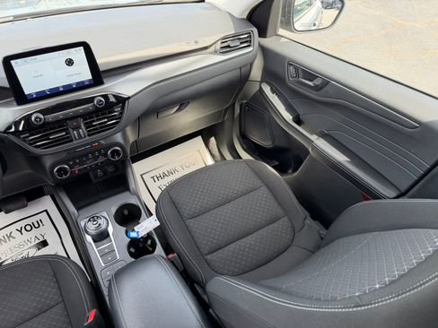 Used 2024 Ford Escape Active w/ Cold Weather Package FWD image 18