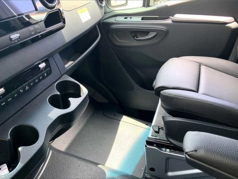 New 2025 Mercedes-Benz Sprinter 2500 image 24