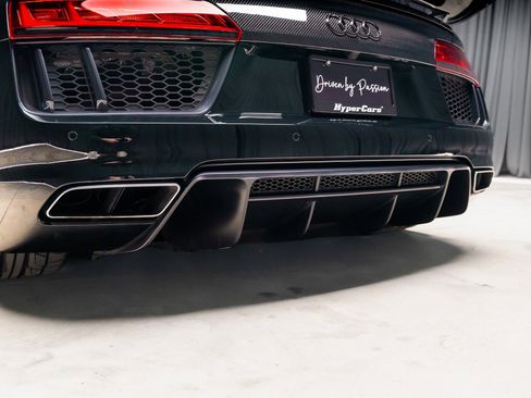 Used 2017 Audi R8 V10 w/ 20" Wheel Package image 33