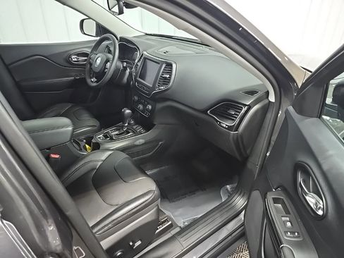 Used 2023 Jeep Cherokee Altitude Lux image 15