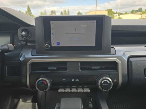 Used 2024 Toyota Tacoma SR5 AWD/4WD image 12