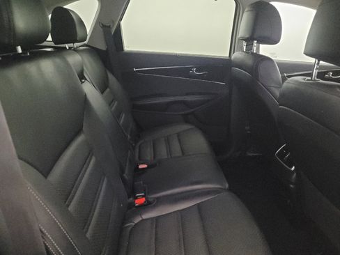 Used 2017 Kia Sorento EX AWD/4WD image 19