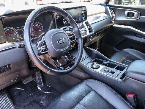 Used 2021 Kia Sorento EX FWD image 16