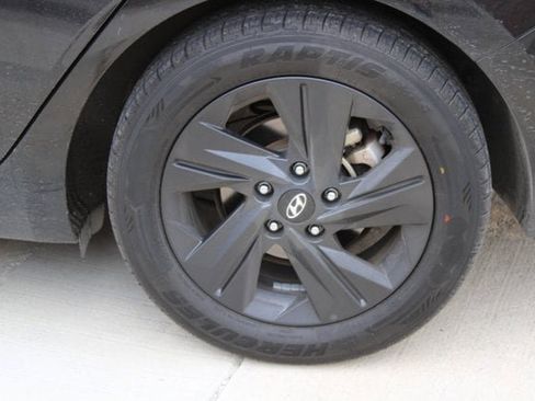 Used 2023 Hyundai Elantra SEL image 26