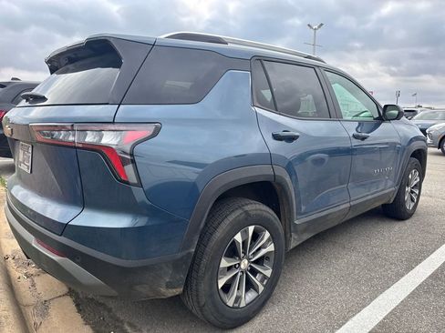 Used 2025 Chevrolet Equinox LT w/ Convenience Package II image 4