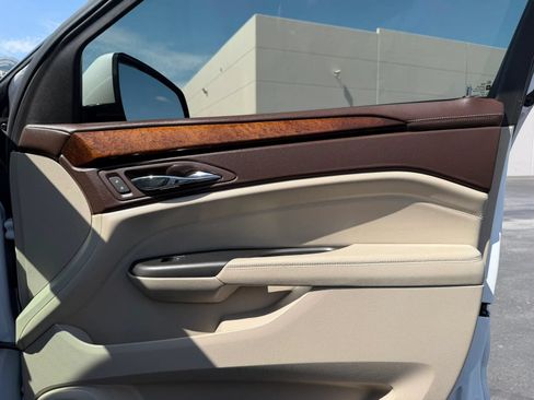 Used 2012 Cadillac SRX Luxury FWD image 18