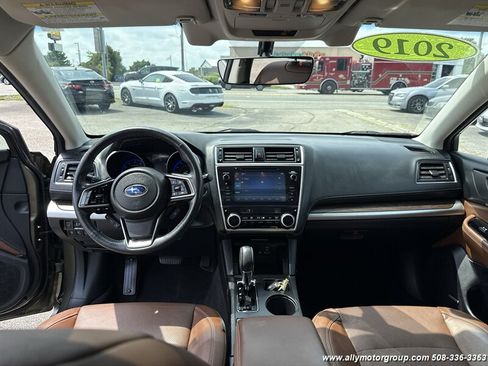 Used 2019 Subaru Outback 3.6R Touring w/ Popular Package #3A AWD/4WD image 19