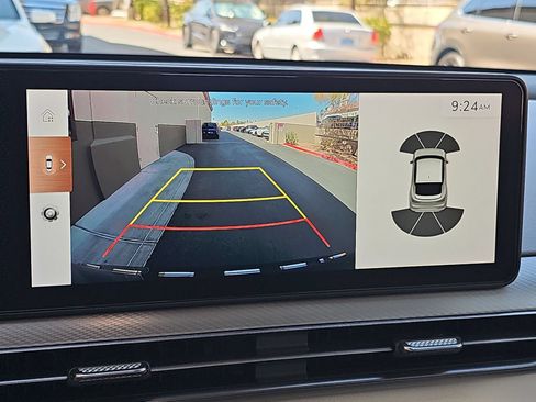 Certified 2025 Genesis GV60 RWD image 25