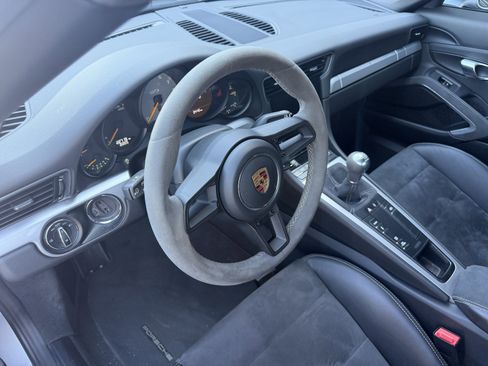Certified 2019 Porsche 911 GT3 RWD image 4