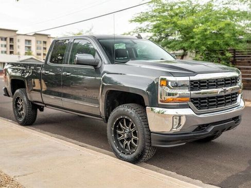 Used 2017 Chevrolet Silverado 1500 LT w/ All Star Edition AWD/4WD image 7