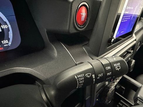 Used 2025 Toyota 4Runner TRD Off-Road image 23