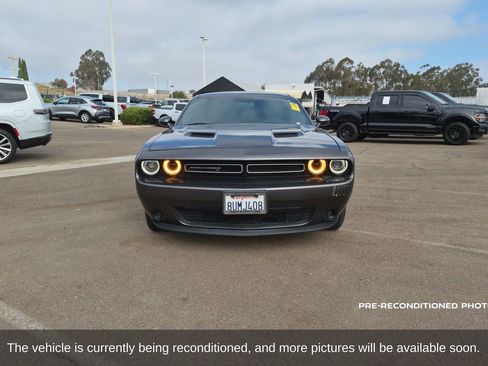 Used 2019 Dodge Challenger SXT RWD image 2
