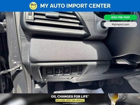Used 2025 Subaru Outback Premium AWD/4WD image 14