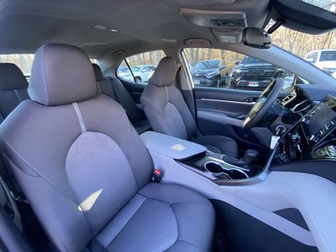 Used 2023 Toyota Camry LE image 27