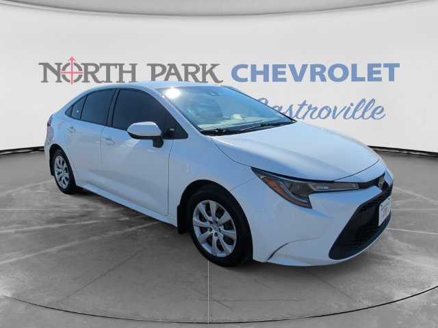 Used 2022 Toyota Corolla LE FWD image 1