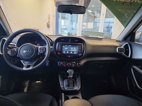 Used 2020 Kia Soul LX image 6