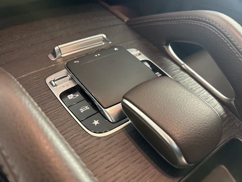 Used 2020 Mercedes-Benz GLE 350 4MATIC image 36