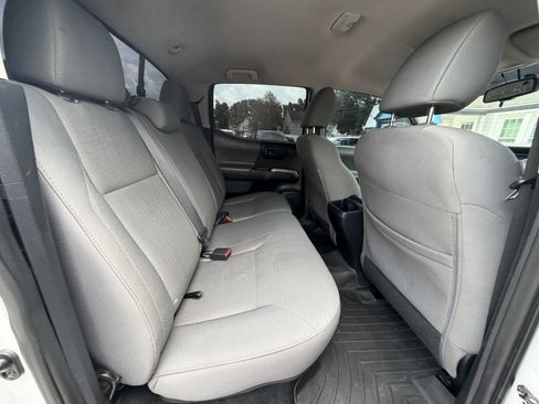 Used 2016 Toyota Tacoma SR5 w/ SR5 Appearance Package (SN) RWD image 14