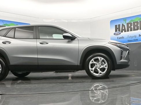 New 2026 Chevrolet Trax LS w/ LS Convenience Package image 21