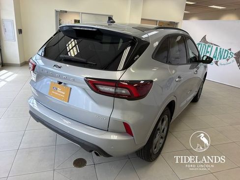 Certified 2023 Ford Escape ST-Line w/ Tech Pack #1 AWD/4WD image 9