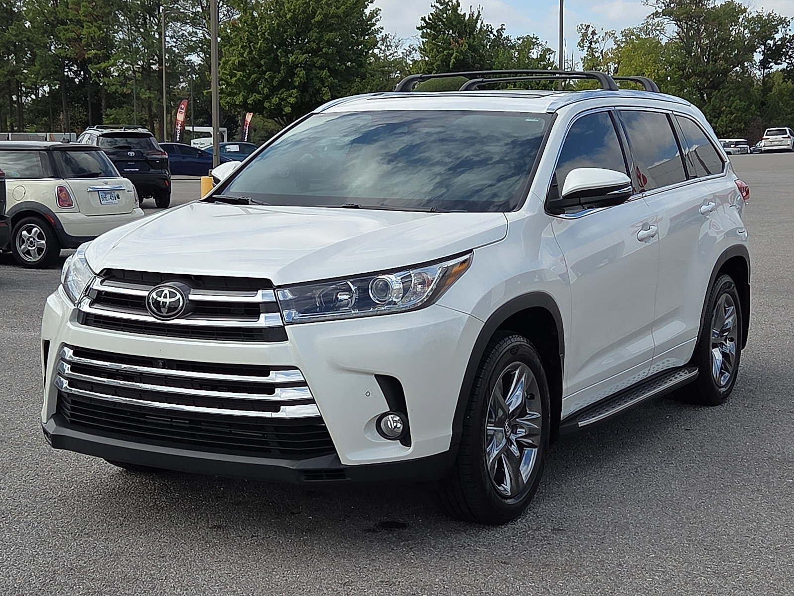 Used 2018 Toyota Highlander Limited Platinum AWD/4WD image 2