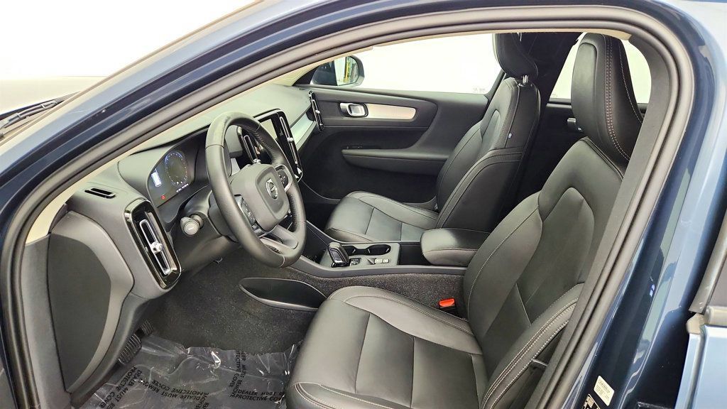 Used 2021 Volvo XC40 T5 Momentum w/ Premium Package AWD/4WD image 20