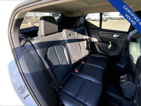 Used 2024 Volvo XC40 B5 Plus image 35