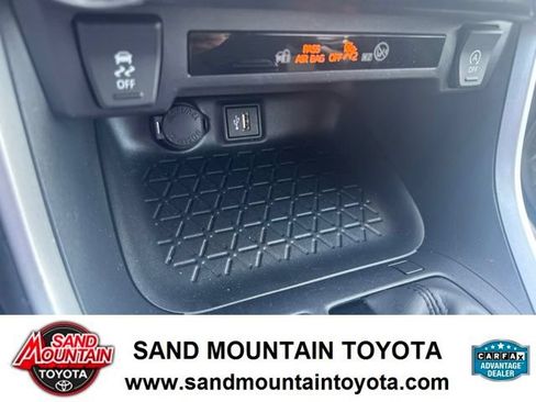 Used 2025 Toyota RAV4 XLE FWD image 19