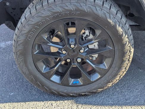 Used 2022 Jeep Wrangler Unlimited Sahara w/ Cold Weather Group image 12