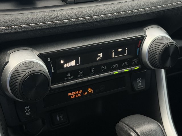 Used 2019 Toyota RAV4 LE AWD/4WD image 20